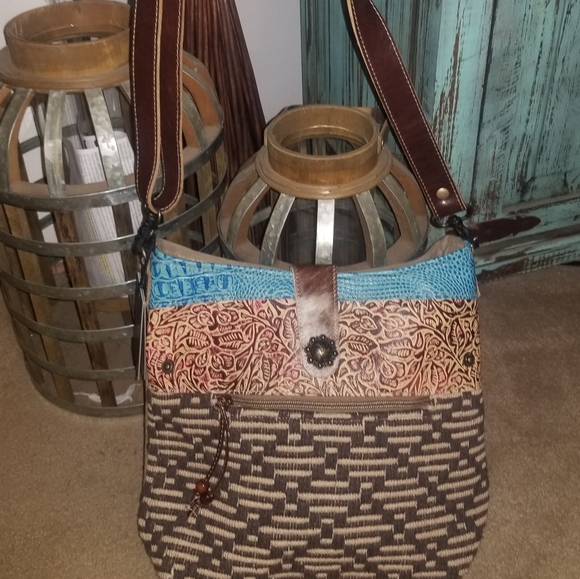 Myra Bag - Picture 8 of 8